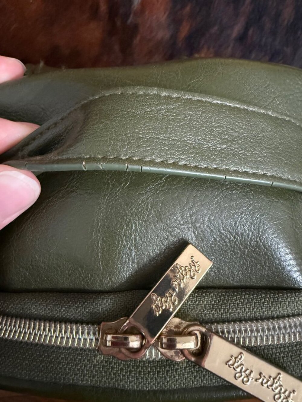 Itzy Ritzy Olive Mini Boss Plus - Picture 7 of 10